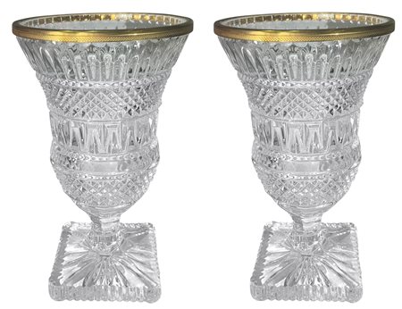 Coppia vasi in cristallo. XX Secolo. H cm 23,5
