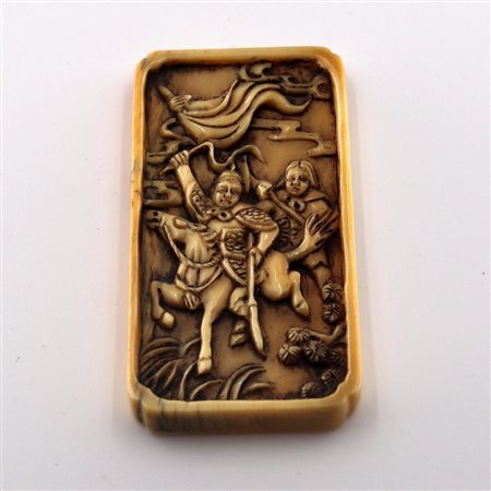 AVORIO, CINA, INIZIO XIX SECOLO dim. cm 6x3x0,5, g 13