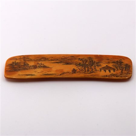 OGGETTO IN AVORIO, CINA, INIZIO XIX SECOLO dim. cm 3,2x10,6, g 20