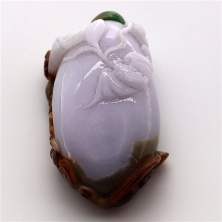 SNUFF BOTTLE IN GIADA, CINA, XX SECOLO dim. cm 7,2x3,6x2,4, g 110