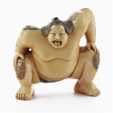 SCULTURA IN AVORIO DI MAMMUT, CINA, INIZIO XIX SECOLO dim. cm 12x12x8, g 729