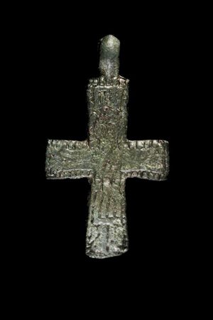 CROCE BIZANTINA DATAZIONE: IX-XI sec. d. C. MATERIA E TECNICA: bronzo fuso e...