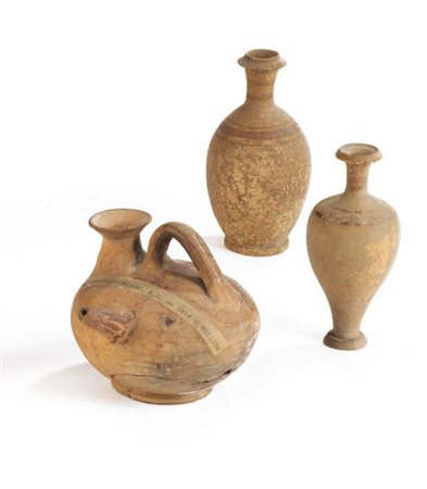 ASKOS E UNGUENTARI DATAZIONE: V-IV sec. a.C. MATERIA E TECNICA: argilla...