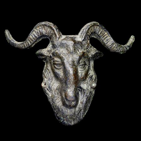 ARIETE DATAZIONE: I sec. d. C. MATERIA E TECNICA: bronzo fuso e cesellato...