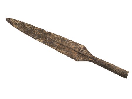 GRANDE PUNTA DI LANCIA DATAZIONE: I sec. d. C. MATERIA E TECNICA: ferro...