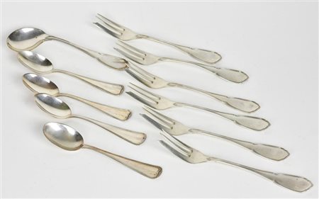 LOTTO DI ARGENTI un lotto composto da sei forchette da dolce, quattro...