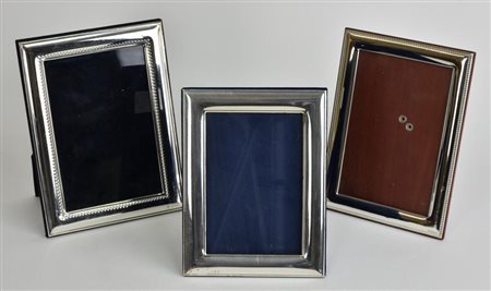 LOTTO DI 3 CORNICI IN ARGENTO cm 19,5x14, cm 18,5x13, cm 17x13 Alcuni graffi