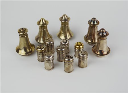 Otto saliere cilindriche individuali in argento. g 64 Cinque saliere in...