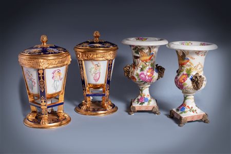 Due coppie di vasi in porcellana, secolo XX