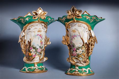 Coppia di vasi in porcellana, in stile Luigi Filippo, secolo XX