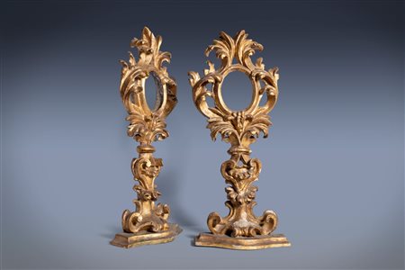 Coppia di porta reliquie in legno dorato, inizi secolo XVIII
