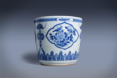 Cachepot in porcellana bianca e blu, Cina secolo XX