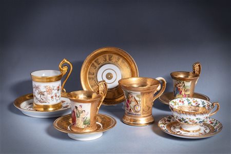 Gruppo di cinque tazzine con piattino in porcellana, secolo XX