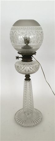 Lampada ad olio in cristallo (h. cm 47) Montata a luce elettrica in epoca poste