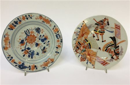 Manifattura giapponese. Lotto di due piatti in porcellana policroma di dimensio