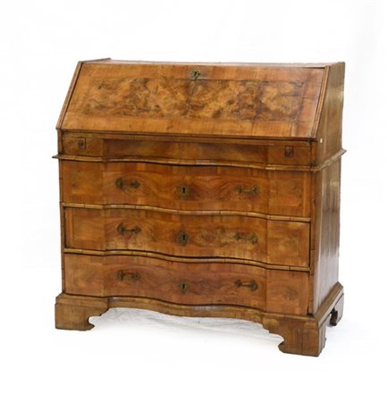 Ribalta con fronte mosso a tre cassetti ed anta celante vani, cassettini e segr