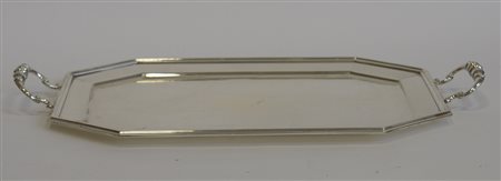 Vassoio biansato in argento liscio di forma ottagonale manici di forma sagomata