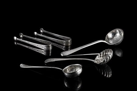Lotto composto da due pinze per il ghiaccio in argento con marchi di Milano e t