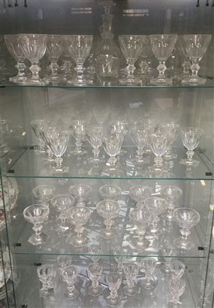 Manifattura di Baccarat, servizio di bicchieri in cristallo composto da dodici