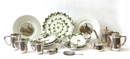 Cartone contenente diversi oggetti da tavola (difetti)