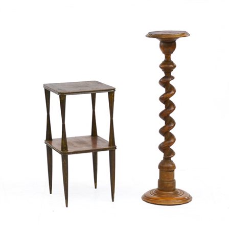 Lotto composto da un tavolino a due ripiani in legno massello e impiallacciato