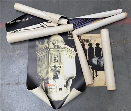 Lotto composto da diverse locandine teatrali polacche, alcune illustrate da Fra