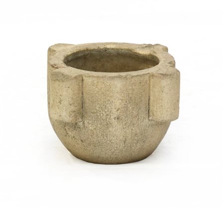 Antico mortaio polilobato in marmo (h cm 25) (lievi difetti)