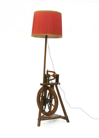 Arcolaio in legno tornito montato a luce elettrica (h cm 167) (difetti)