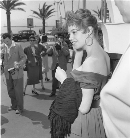 Brigitte Bardot, Cannes 1955

Fotografia originale alla gelatina sali d'argento