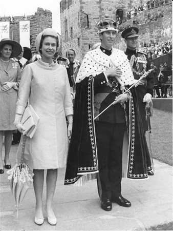 Queen Elisabeth and Prince Charles 1969

Fotografia originale alla gelatina sal