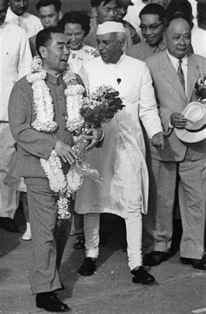 Calogero Cascio Ciu En-Lai e Pandit Nehru 1960

Fotografia originale alla gelati