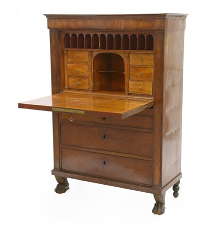 Secretaire lastronato in mogano con fronte a tre cassetti e anta ribaltabile ce