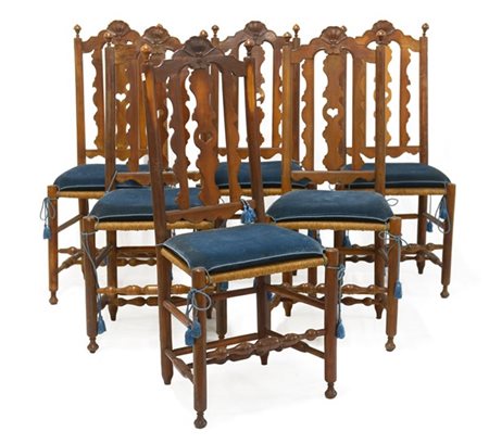 Gruppo di sei sedie con schienale a cartella intagliata, seduta impagliata, gam