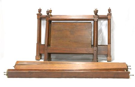 Lotto composto da una coppia di letti ad una piazza ed uno ad una piazza e mezz