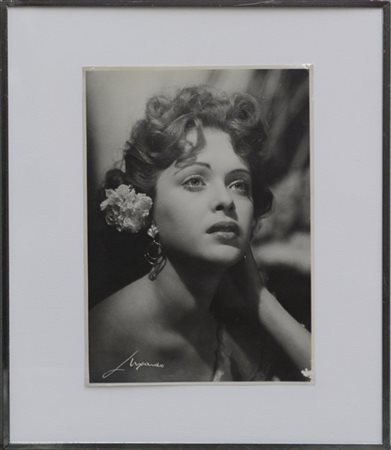 ELIO LUXARDO Ritratto femminile 1940 ca.

Fotografia originale alla gelatina sal