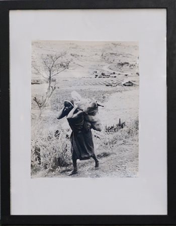 CARLO FEOLA Villaggio Tikulo, Kenya 

Fotografia originale alla gelatina sali d'