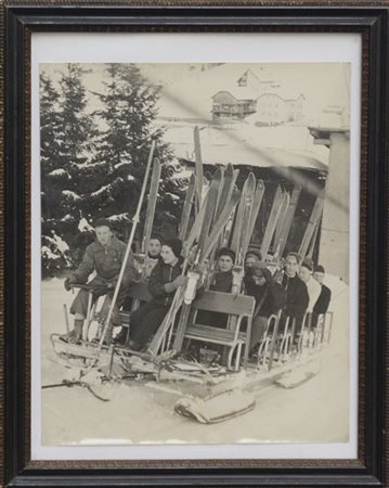 Giancolombo Giovane sugli sci 1950 ca.

Fotografia originale alla gelatina sali