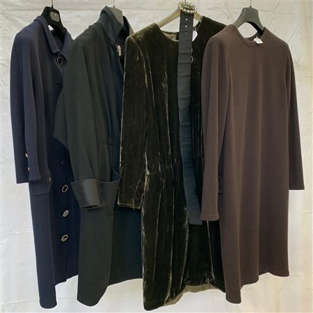 Lotto di quattro vestiti invernali a manica lunga di materiali, colori e modell