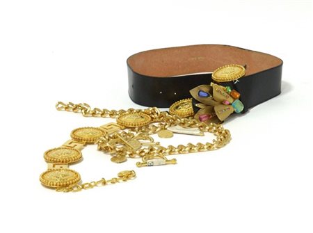 GIANNI VERSACE, CARLO ZINI, AEFFE
Lotto di tre cinture di cui una a catena, una