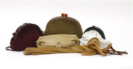 BORBONESE, PIROVANO e anonimi
Lotto di quattro clutch e una borsa estiva in pag