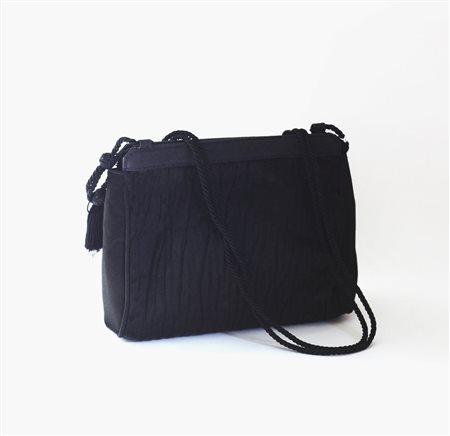 PRADA 
Borsa da sera con tracolla in passamaneria in raso goffrato (segni d'uso