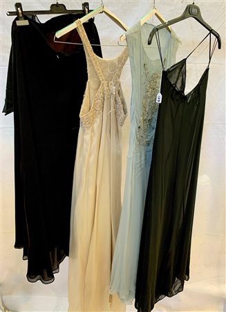 AEFFE
Lotto composto da tre abiti lunghi e un completo maglia con gonna, tutto