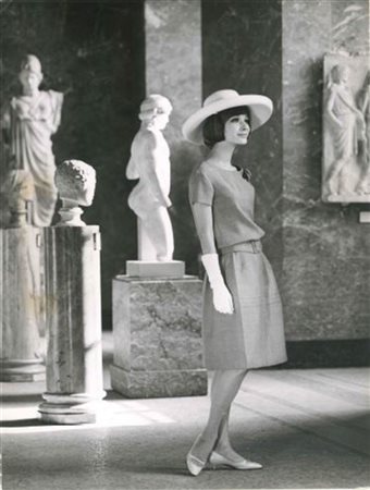 Una stampa fotografica vintage alla gelatina sali d'argento con passepartout pe