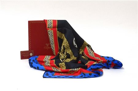 LES MUST DE CARTIER
Foulard in seta con disegno di gioiello e pantera sui toni