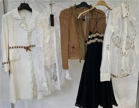 ERMANNO SCERVINO 
Lotto composto da giacchino in raffia ecrù, cappottino goffra