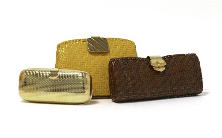 PIROVANO
Lotto composto da tre clutch di cui una in metallo color oro e due in