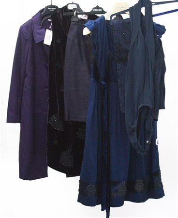 PAROSH, ALAIA e anonimo
Lotto composto da jeans ricamati con jet e tessuto nero