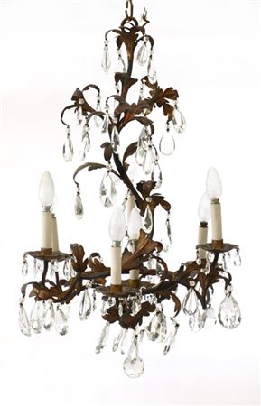 Lampadario a sette luci in metallo dorato decorato a foglie, goccie in vetro (h