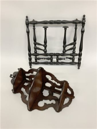 Lotto composto da un appendiabiti pensile in legno tornito ed ebanizzato e una