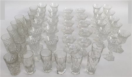 Parti di servizi in cristallo composti da undici coppe, undici bicchieri cilind